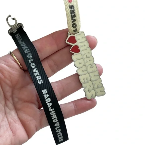 Harajuku Lovers Graffiti Purse/Handbag with Black Canvas Straps/Handles - Picture 4 of 13